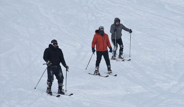Zigana Kayak Merkezi'nde hafta sonu yoğunluğu