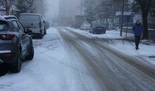 Ardahan güne karla uyandı