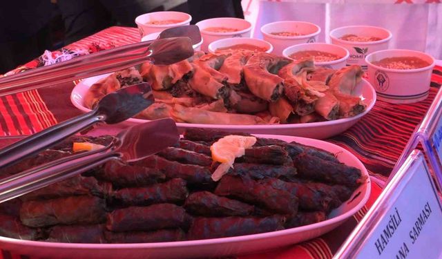 Rize'de Hamsi Festivali'nin gözdesi 'Hamsili su böreği ve hamsili döner' oldu