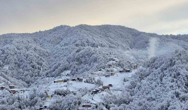 Rize'nin yüksek kesimlerinde kar kalınlığı 1 metreyi aştı