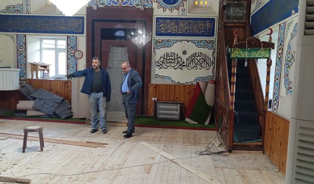 Camilerde Bakım ve Onarım Yapılıyor