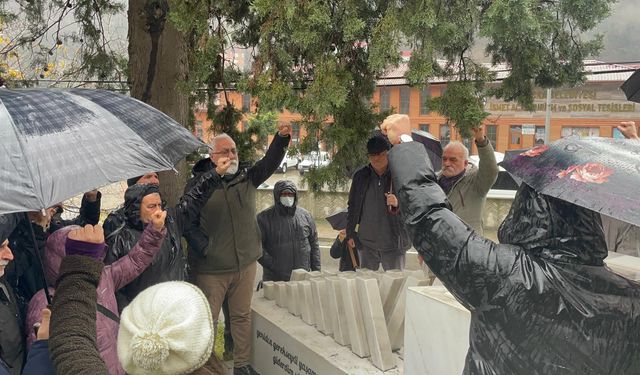 Erkan Uzuneminağaoğlu Mezarı Başında Anıldı