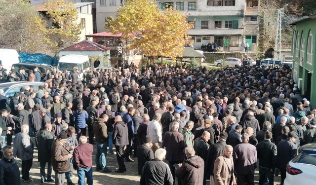 3 Kişi Son Yolculuğuna Uğurlandı