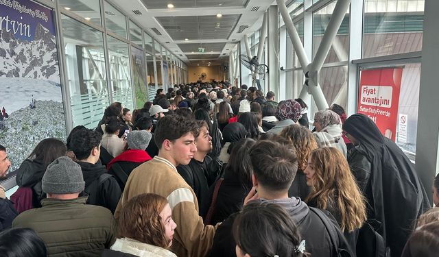 Sarp Sınır Kapısı’nda Yılbaşı Hareketliliği