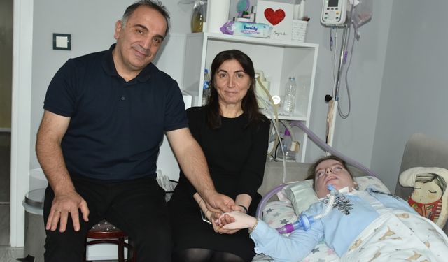 Ömürlerini kızlarına adadılar