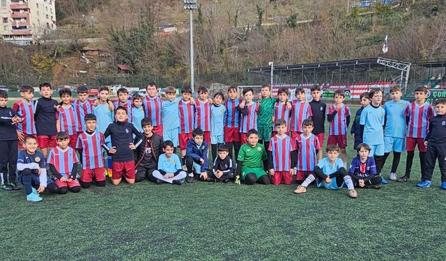 Batum Temsilcisi Borçka’da Sahaya Çıktı