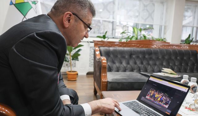 Artvin Valisi Ergün, AA'nın "Yılın Kareleri" oylamasına katıldı