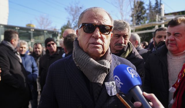 Galatasaray'ın eski milli futbolcusu Gökmen Özdenak, son yolculuğuna uğurlandı