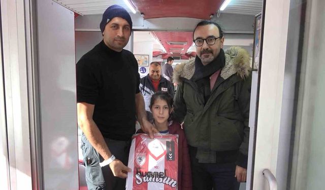 Kan bağışlayana forma ve maç bileti hediye