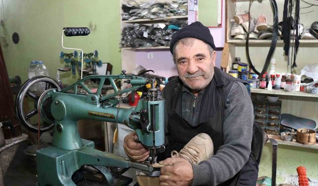 Kış geldi, ayakkabı tamircilerinin işleri açıldı