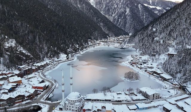 Uzungöl buz tuttu