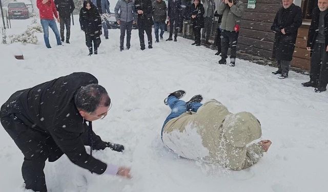 Şavşat Belediyesi Gazetecileri Oyuna Getirdi!
