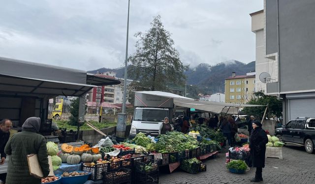 Kemalpaşa’da Pazarda Geçim İsyanı
