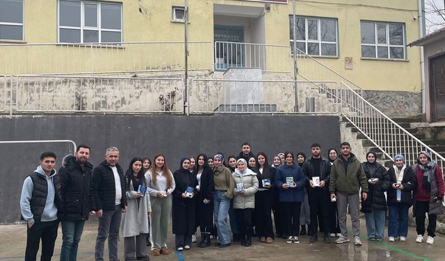 AÇÜ Öğrencilerine Anlamlı Destek