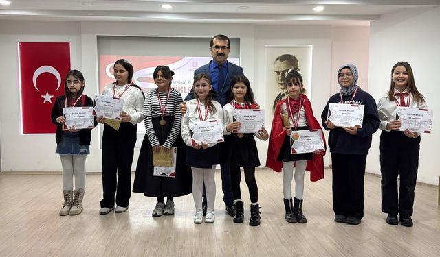 Artvin'de, İstiklal Marşı'nı Güzel Okuma Yarışması Düzenlendi