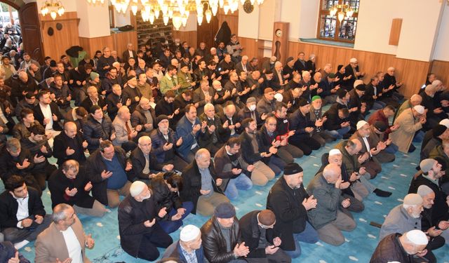 Giresun'da 6 Şubat depremlerinde hayatını kaybedenler anıldı