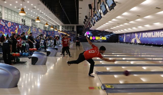 Samsun'da Gençler Türkiye Bowling Şampiyonası düzenlendi