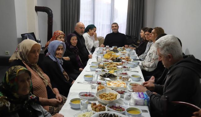 Hopa Belediyesi’nden Mahalle Mahalle, Kapı Kapı Dayanışma