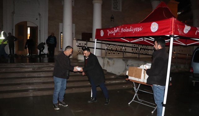 Yusufeli Belediyesi’nden Berat Kandili İkramı