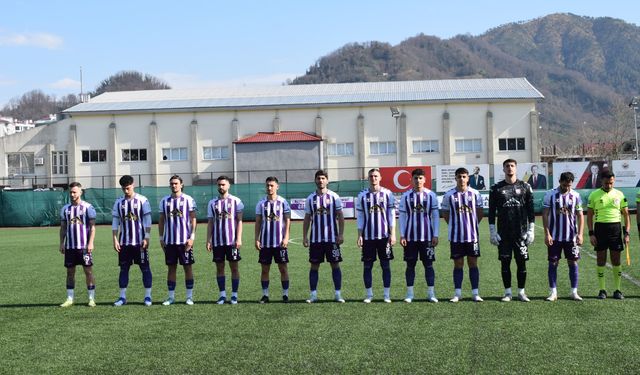 Alt Sıralardan Çıkış Arayan Hopaspor