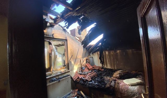 Alaçam'da yangın çıkan evde hasar oluştu