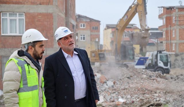 Samsun'un Canik ilçesinde depreme dayanıksız 741 binanın yıkımı sürüyor