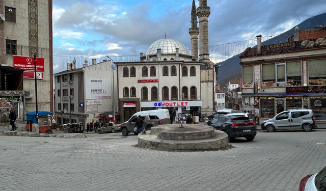 Halk Oyunları Heykeli Nerede?