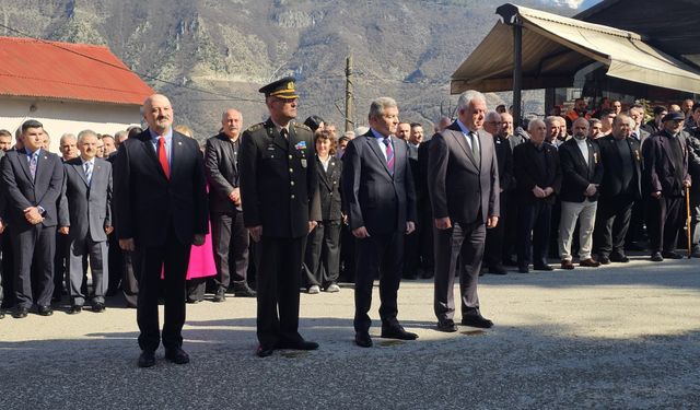 18 Mart’ta Şehitler İçin Tek Yürek Olundu