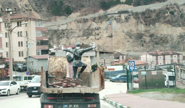 Heykel Tartışmasına Esprili Yanıt