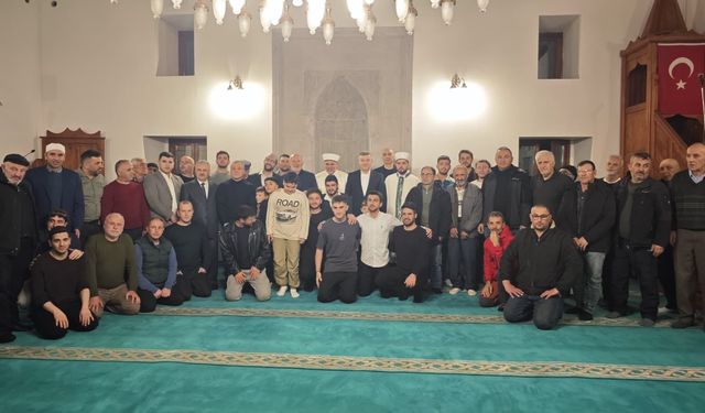 Kadir Gecesi Camilerde İdrak Edildi