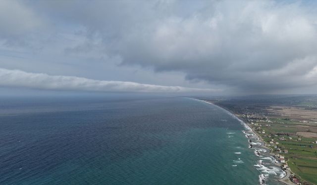 Karadeniz'de nadir görülen rulo bulut oluştu