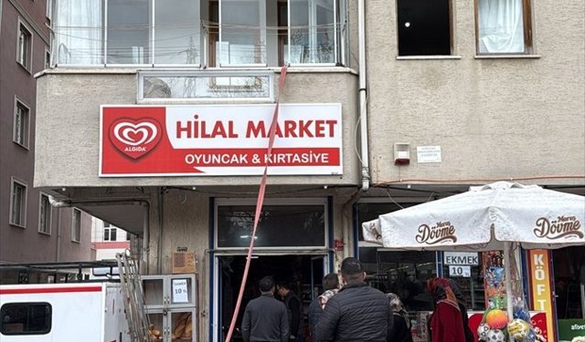 Kastamonu'da yangına müdahale etmek isterken binanın havalandırma boşluğuna düşen kişi öldü