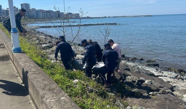 Rize'de denizde ceset bulundu