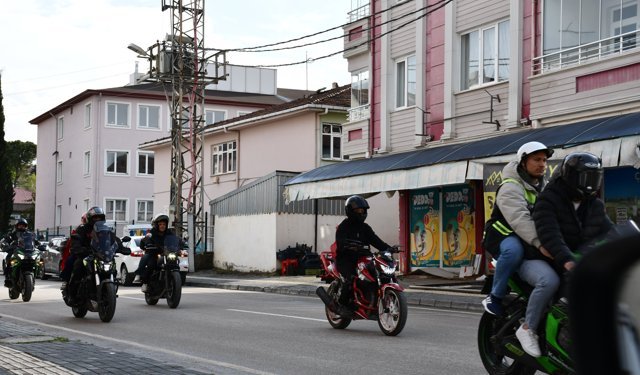 Samsun'da motosiklet sürücülerinden '23 Nisan' turu