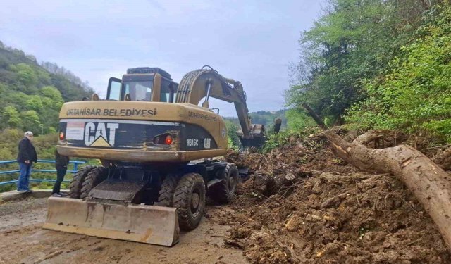 Doğu Karadeniz Bölgesi'nde son günlerde değişken hava şartları, sel ve heyelan riskini beraberinde getiriyor