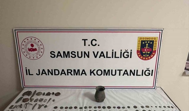 Tarihi eser kaçakçıları jandarmaya yakalandı