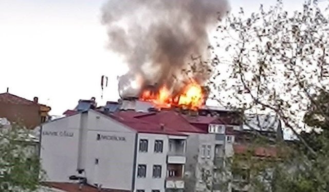 Vakfıkebir'de çatı yangını korkuttu