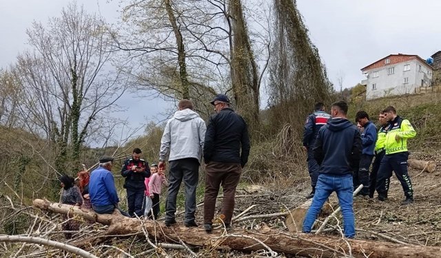 Yakakent'te traktör devrildi, sürücü yaralandı