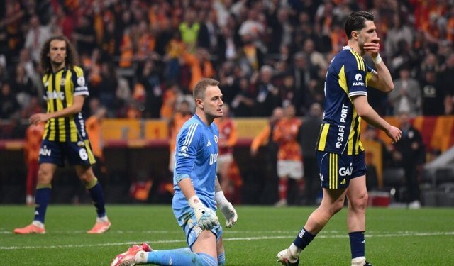 Fenerbahçe, zirve yarışına Galatasaray deplasmanında veda etti