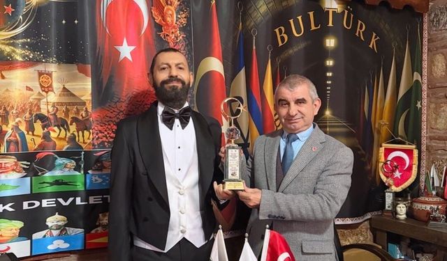 Dünyaca Ünlü Yazar Akif Manaf’a BULTÜRK Barış Ödülü