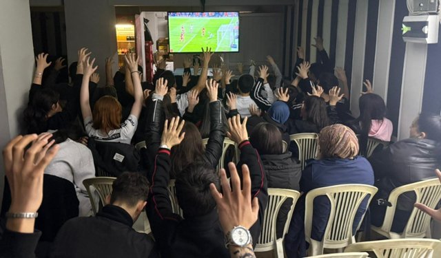 Öğrenciler Beşiktaş Maçını Dernek Binasında İzledi