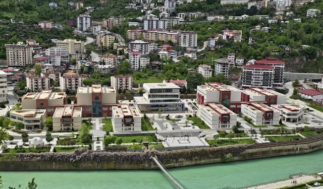 AÇÜ’den Bilimsel Başarı