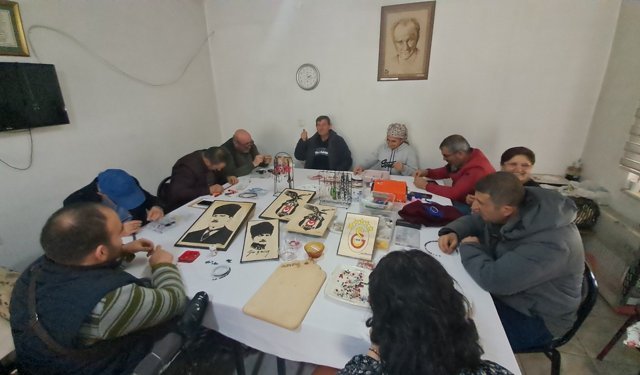 Engelliler Kurslarla Hem Üretiyor Hem Sosyalleşiyor