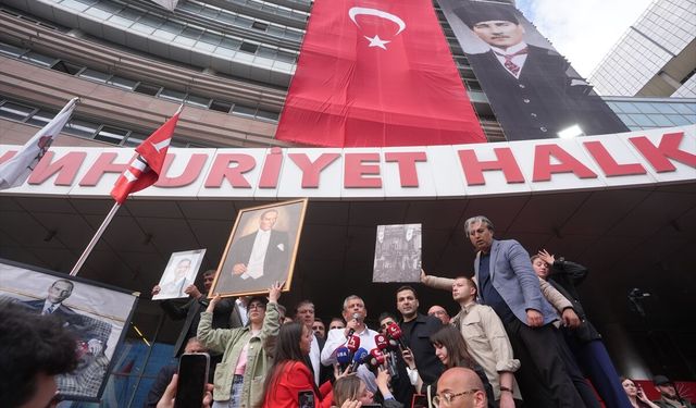 Özgür Özel, CHP Genel Merkezi'nden ayrıldı