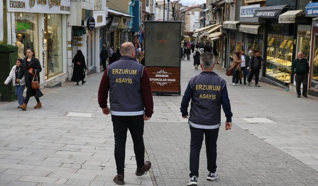 Erzurumlu çift, polisin hızlı refleksi ve kuyumcunun dikkati sayesinde dolandırılmaktan kurtuldu