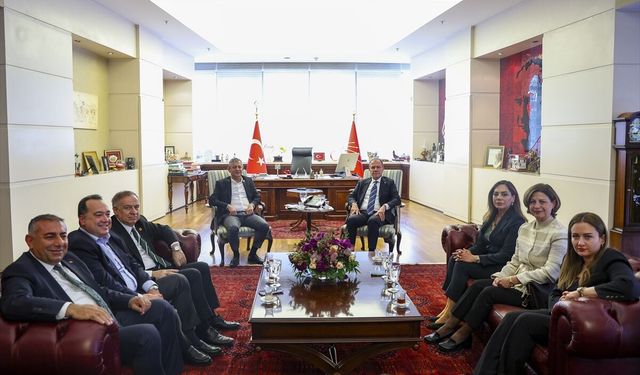 Özgür Özel, CHP'li büyükşehir belediye başkanlarıyla görüştü