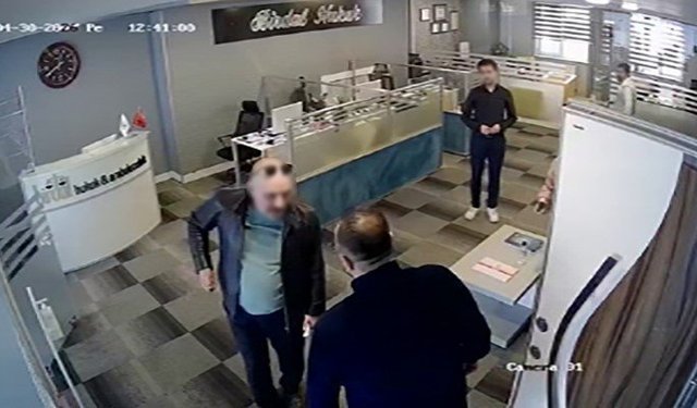Avukata bıçakla saldıran şahıs tutuklandı