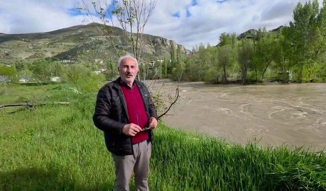 İspir'de Çoruh Vadisi'nde karların erimesiyle su seviyesi yükseldi, evler boşaltılıyor