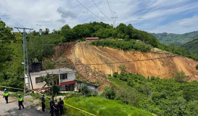 Ordu'da heyelan: O anlar kamerada
