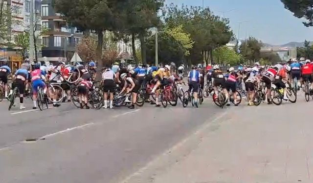 Uluslararası Samsun Gran Fondo Yarışında korkutan kaza: 2 yaralı